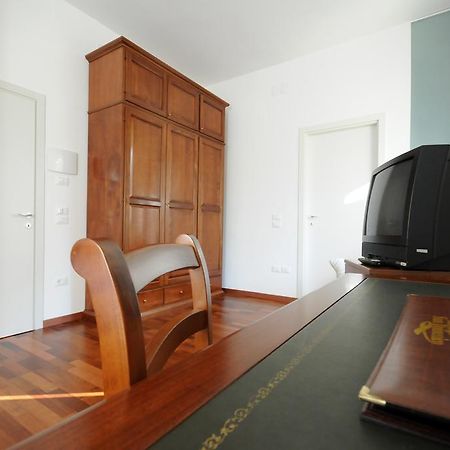 Guest House Domus Урбино Екстериор снимка