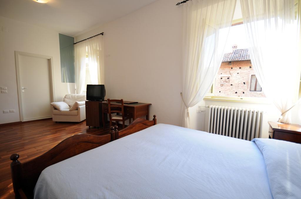Guest House Domus Урбино Екстериор снимка