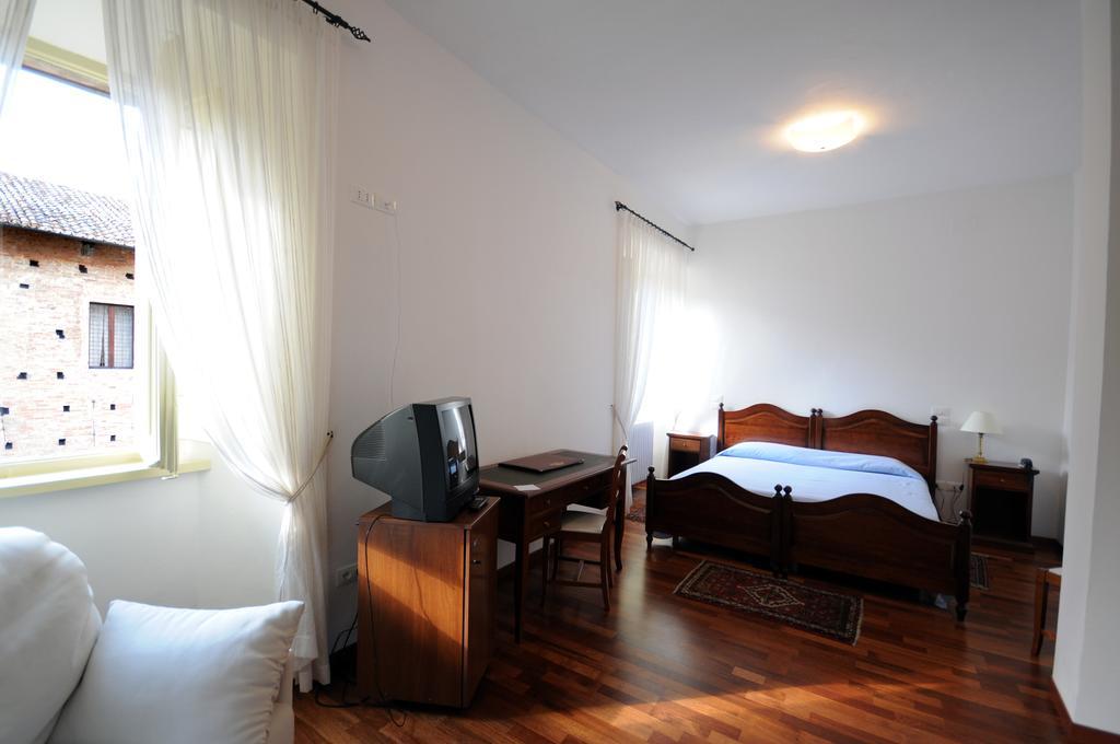 Guest House Domus Урбино Екстериор снимка